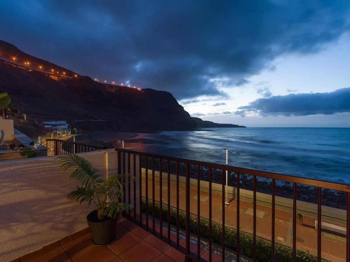 Apartment Giraud II - Secluded Beachfront Duplex Santa Maria de Guia de Gran Canaria
