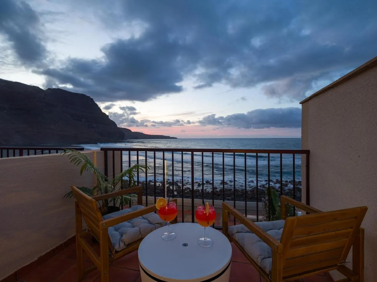Giraud II - Secluded Beachfront Duplex Santa Maria de Guia de Gran Canaria Apartment